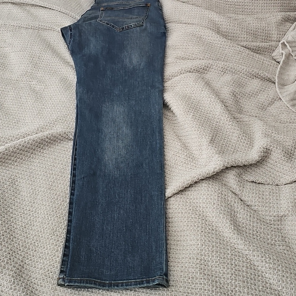 Lee Extreme Motion Jeans - Picture 4 of 5